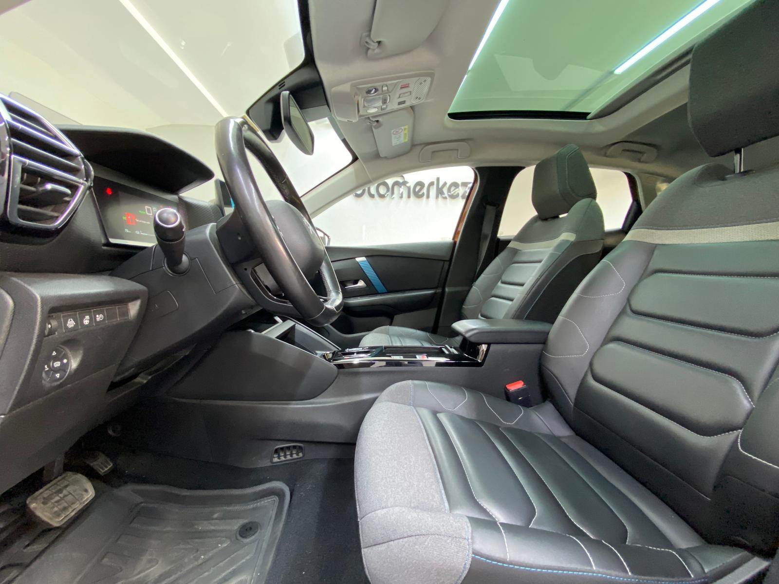 CITROEN E-C4 19